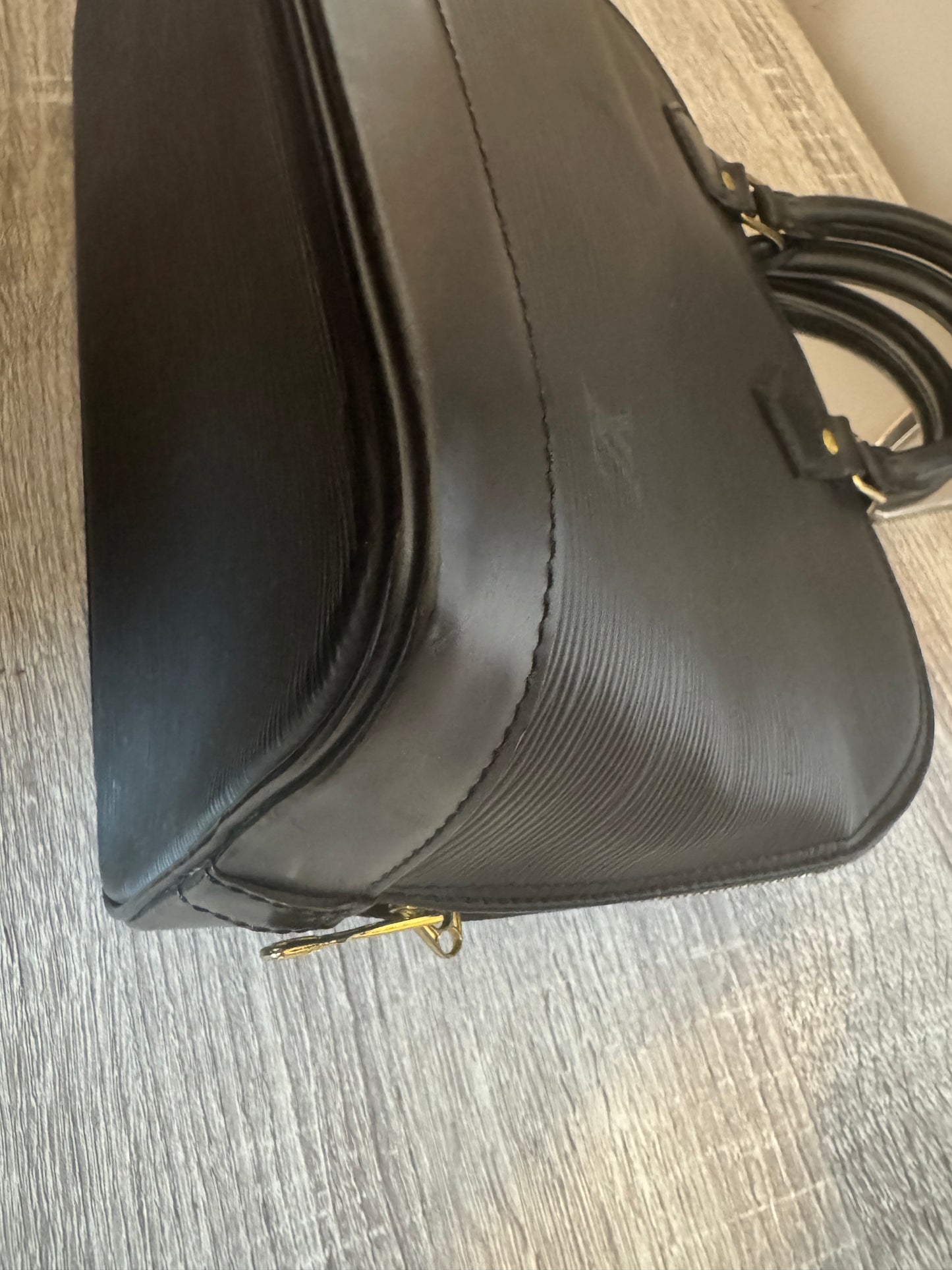 Louis Vuitton Epi Alma Nior