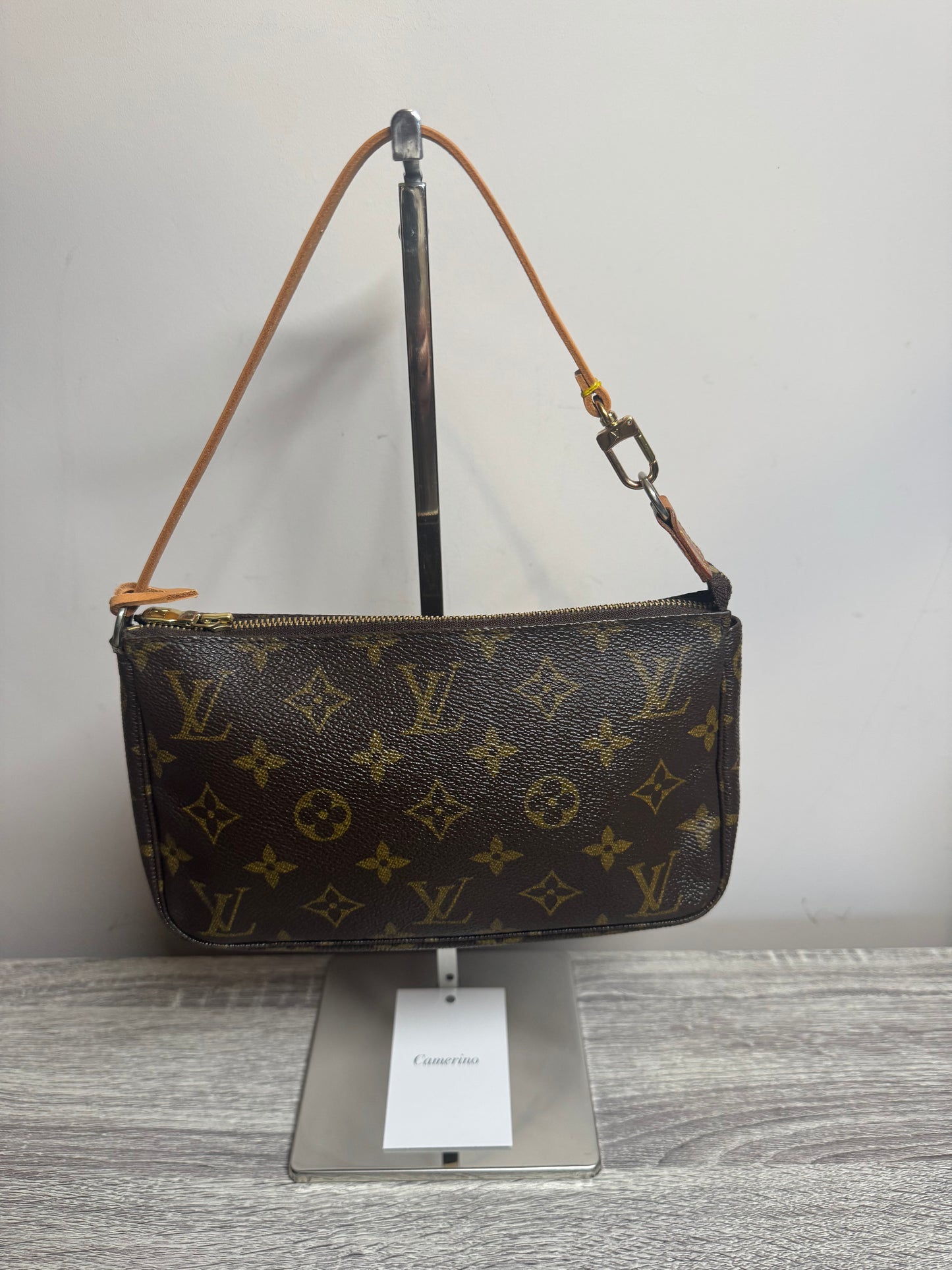 Preloved Louis Vuitton Pochette Bag. Monogram Canvas.