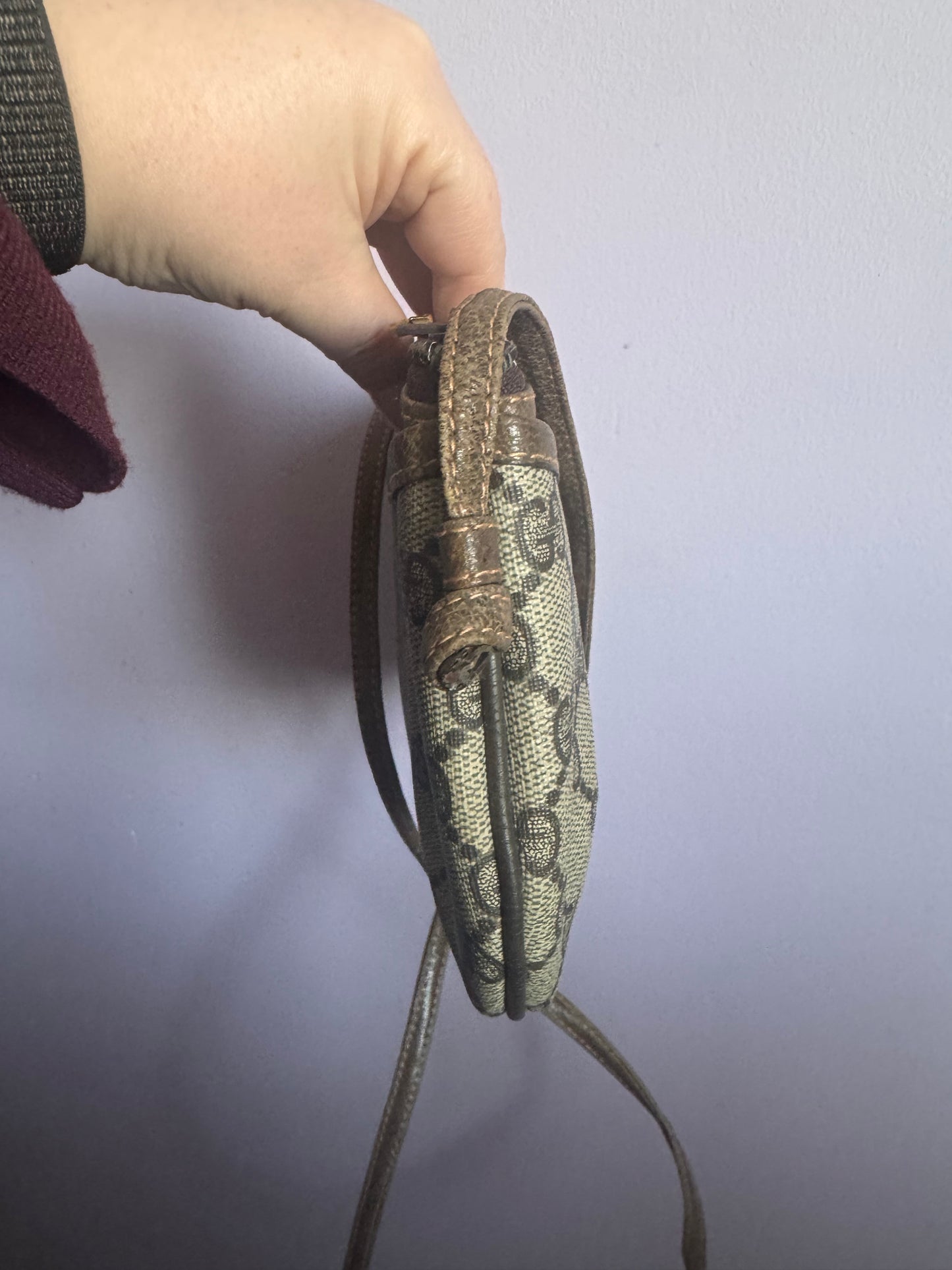 Gucci GG Monogram Crossbody bag (4)