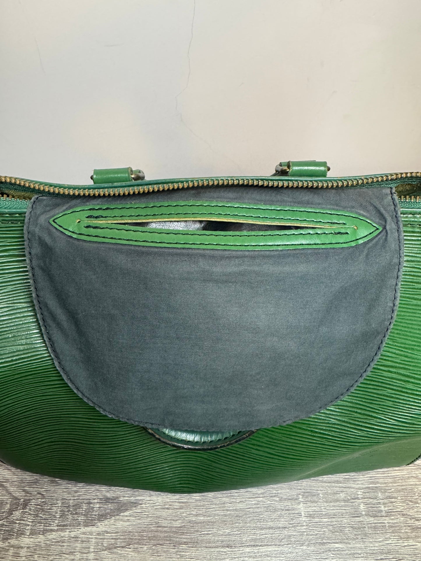 Preloved Louis Vuitton Borneo Green Epi Leather Speedy 25.