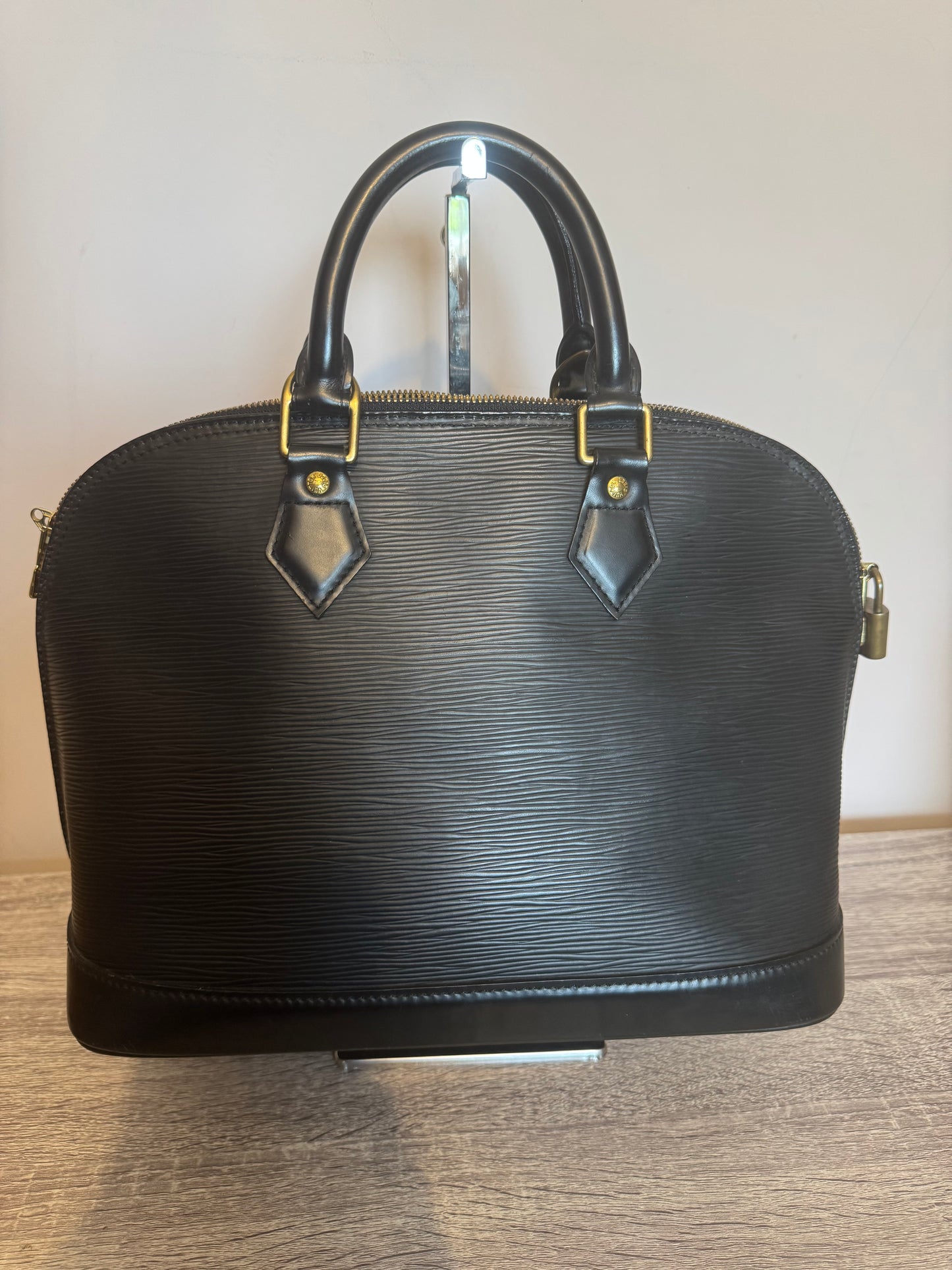 Louis Vuitton Epi Alma Nior