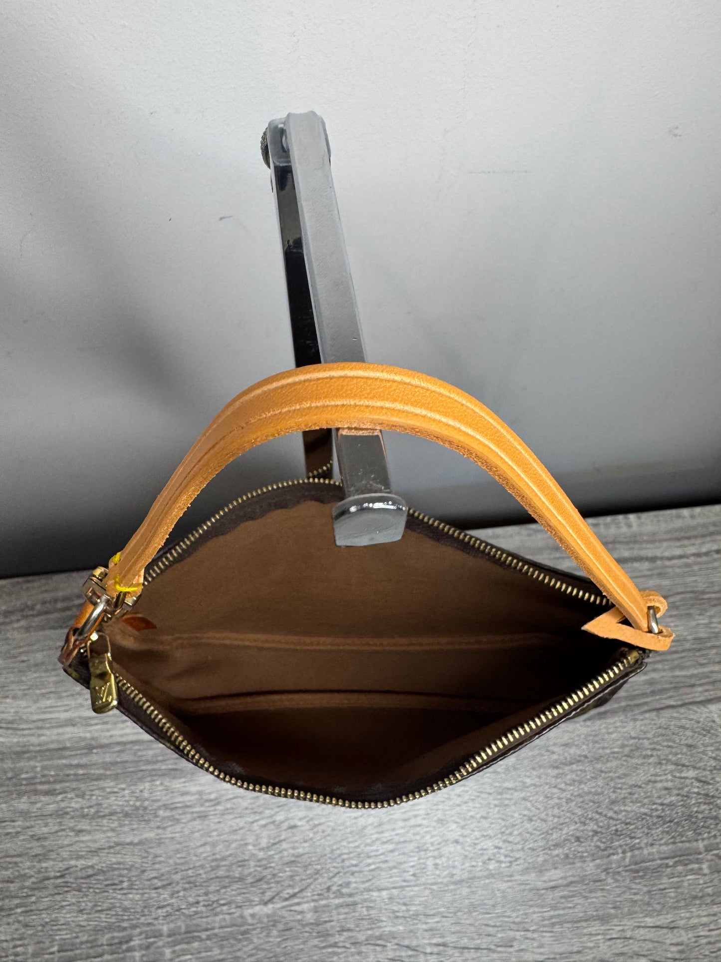 Preloved Louis Vuitton Pochette Bag. Monogram Canvas.