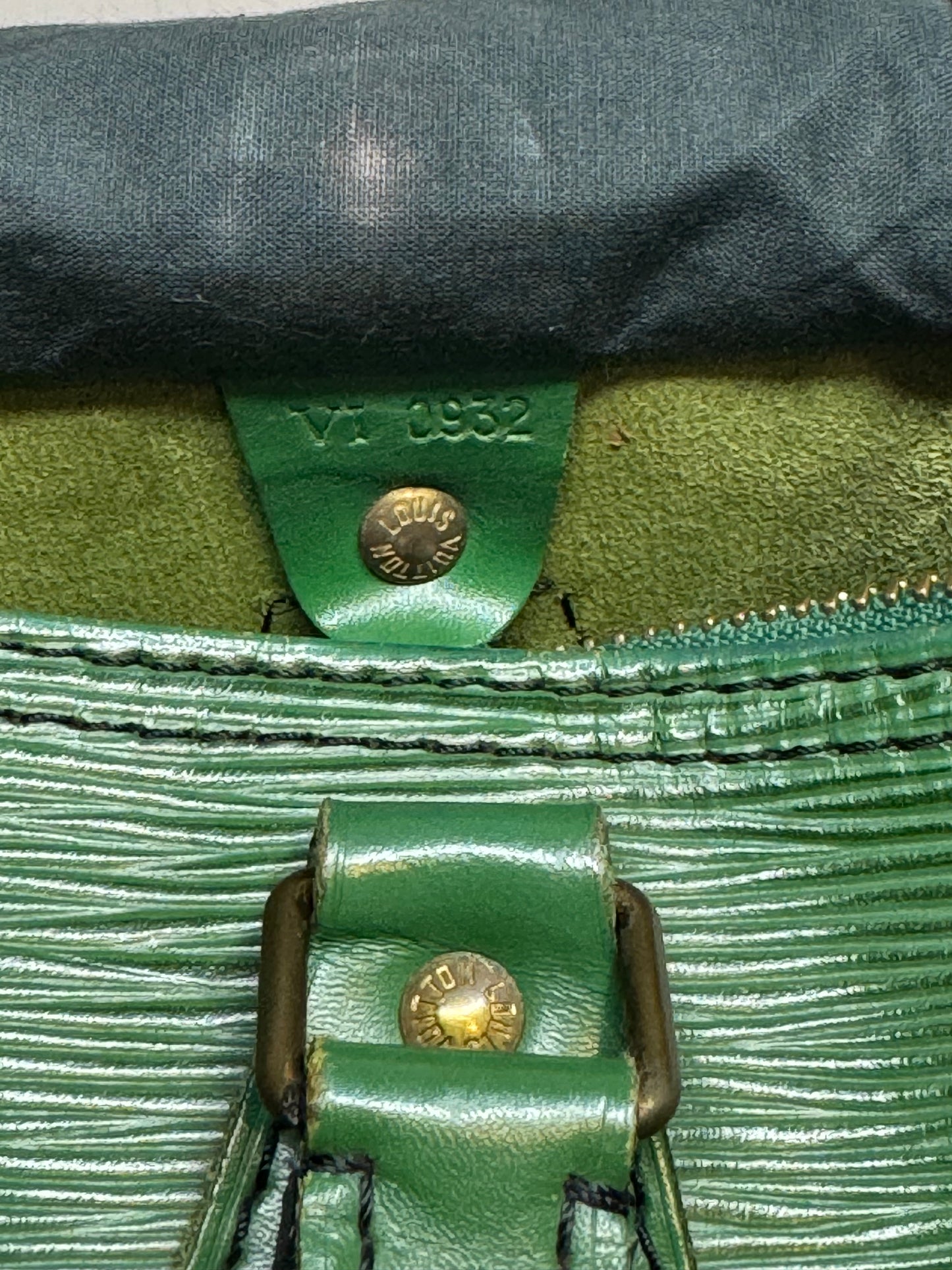 Preloved Louis Vuitton Borneo Green Epi Leather Speedy 25.