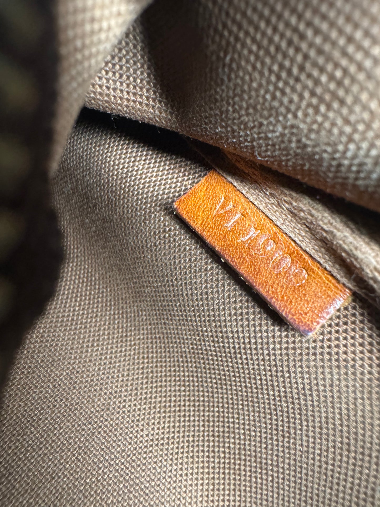 Preloved Louis Vuitton Pochette Bag. Monogram Canvas.