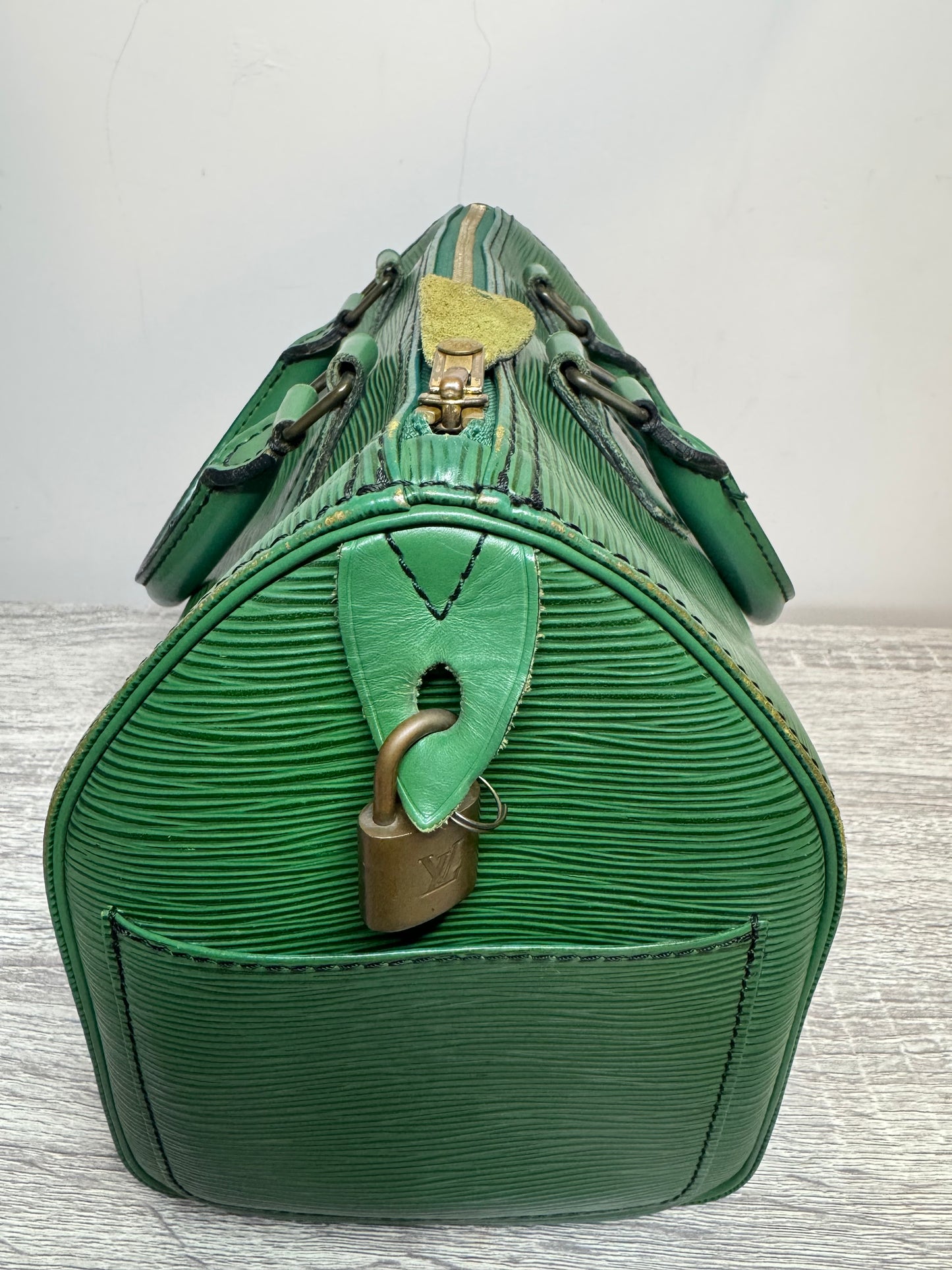 Preloved Louis Vuitton Borneo Green Epi Leather Speedy 25.