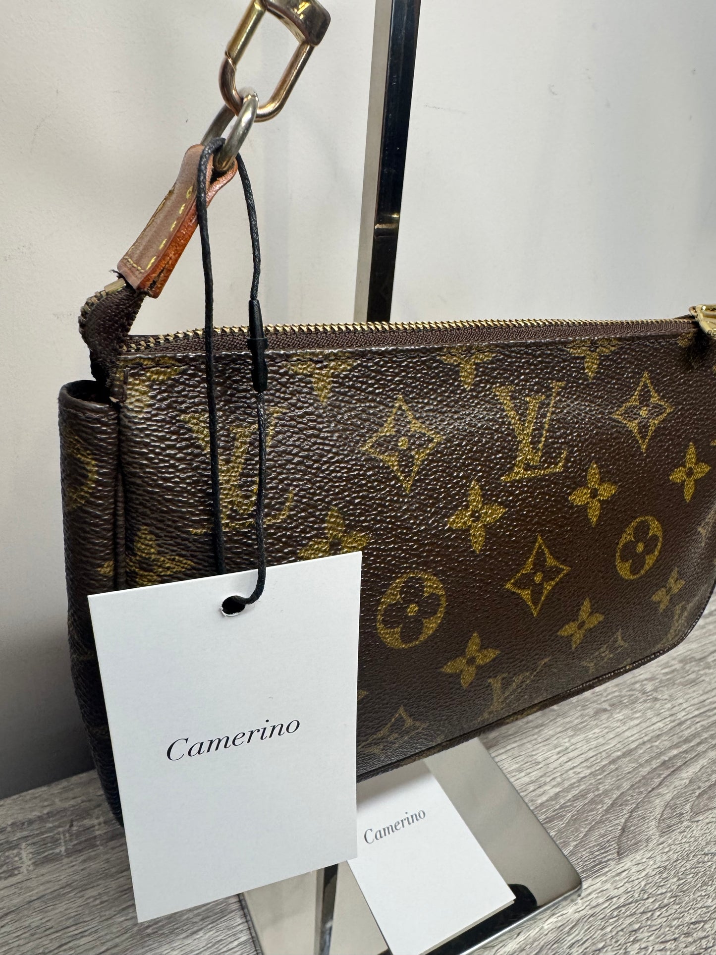 Preloved Louis Vuitton Pochette Bag. Monogram Canvas.