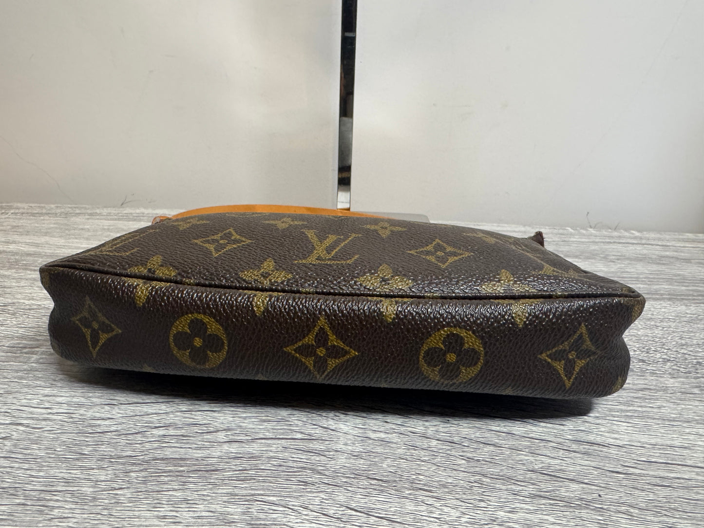 Preloved Louis Vuitton Pochette Bag. Monogram Canvas.