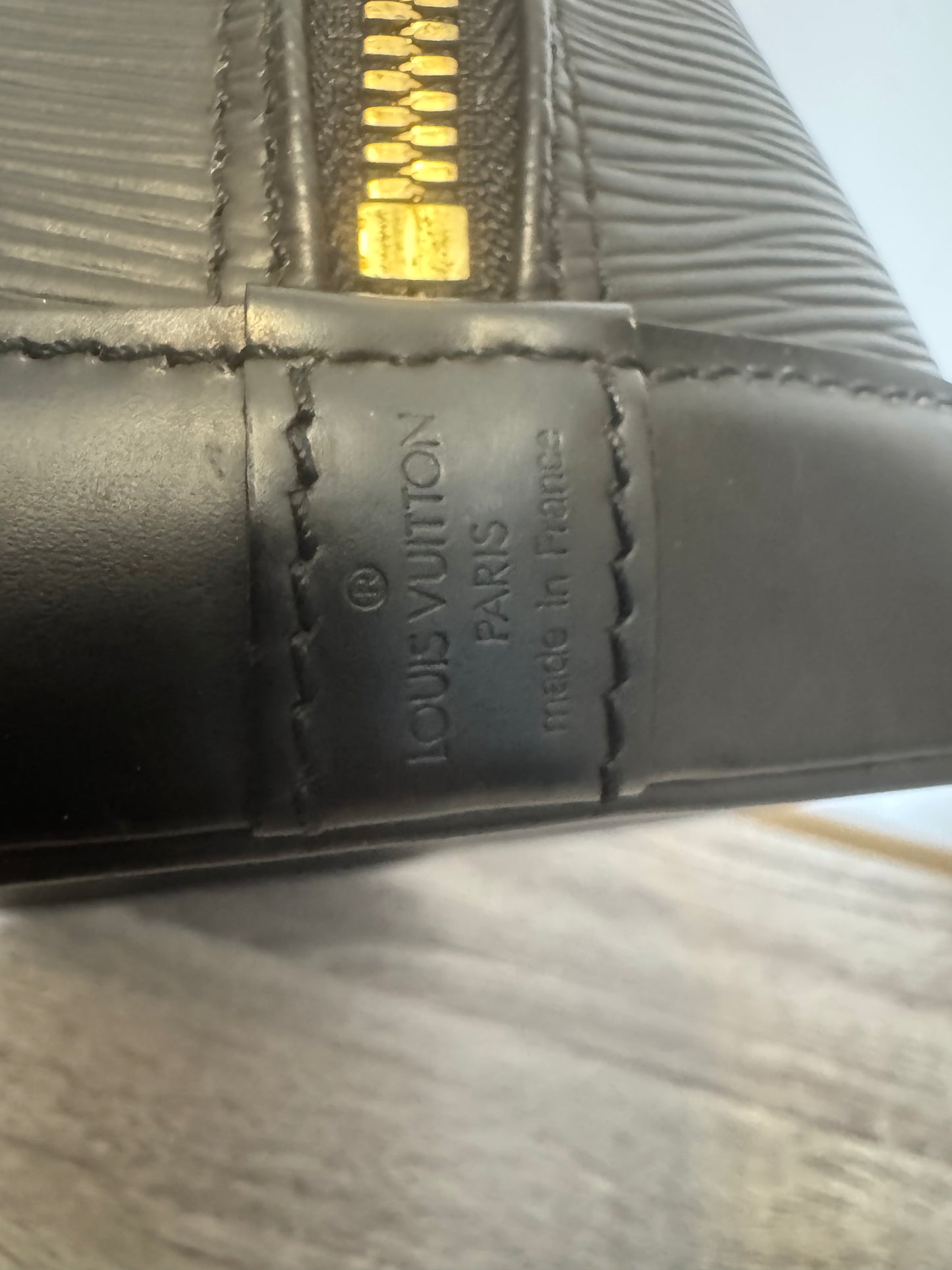 Louis Vuitton Epi Alma Nior