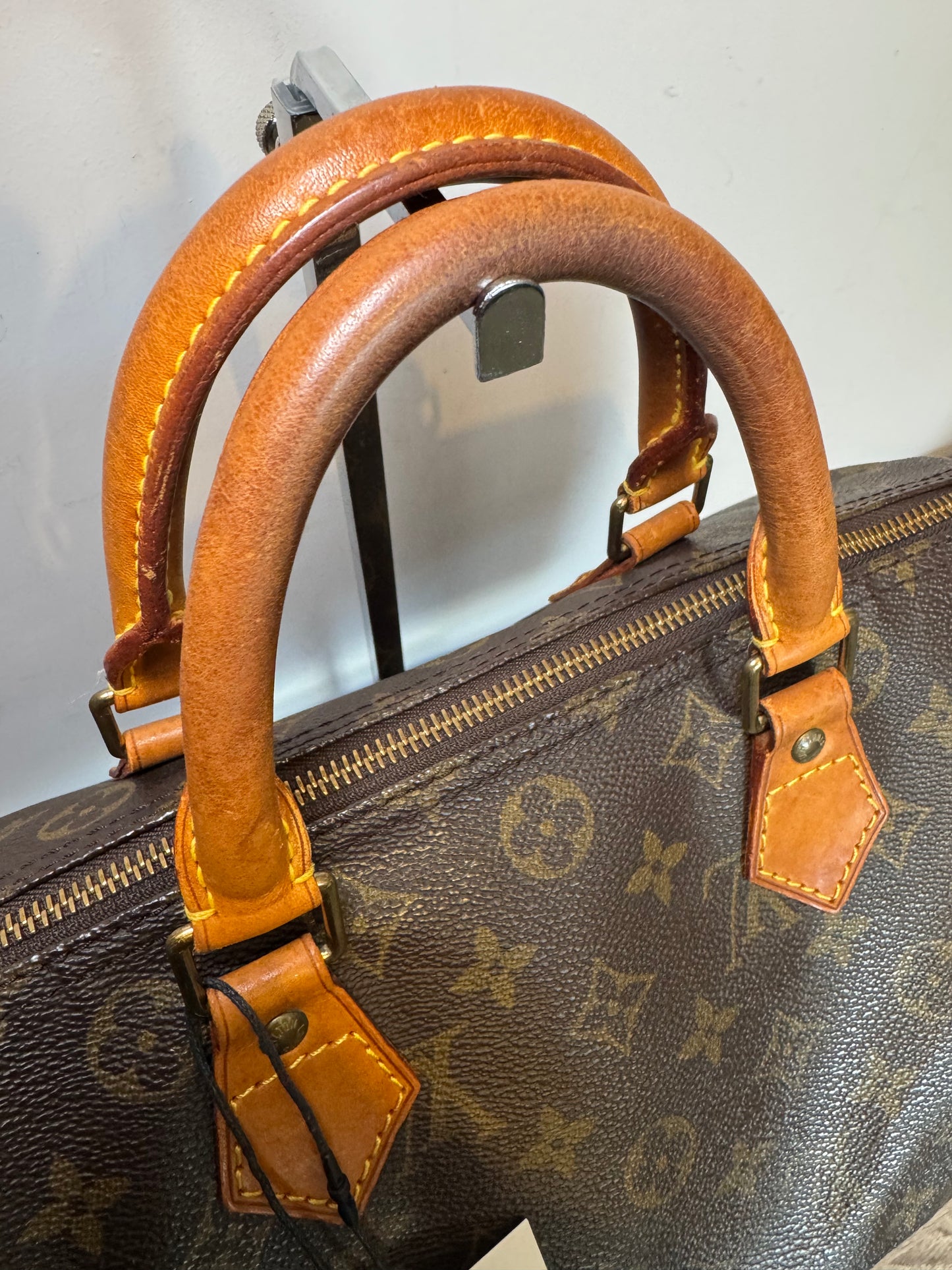 Louis Vuitton Speedy 30 Monogram Vintage 2004.