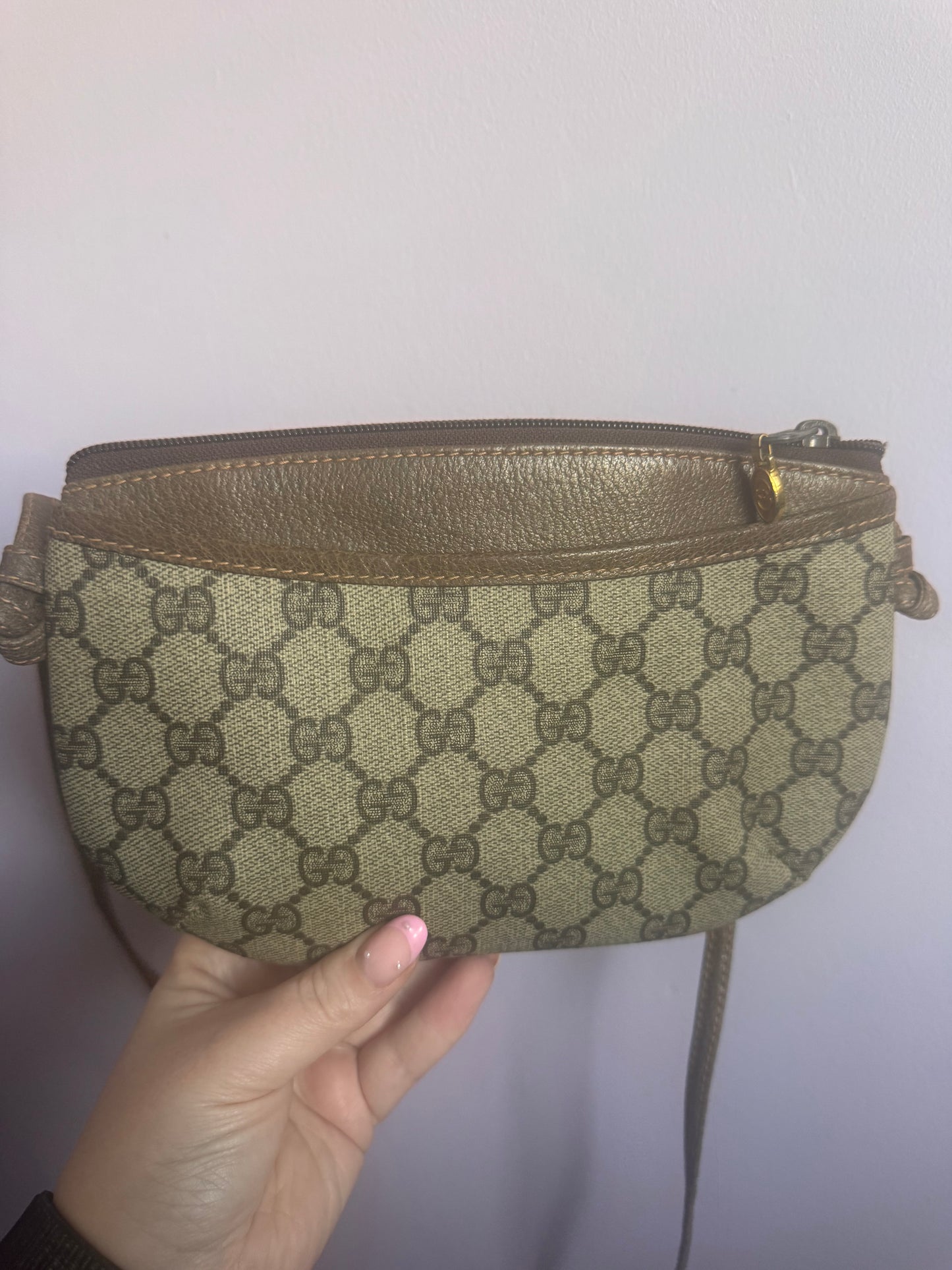 Gucci GG Monogram Crossbody bag (4)