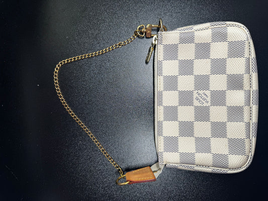 Louis Vuitton Damier Azur Pochette